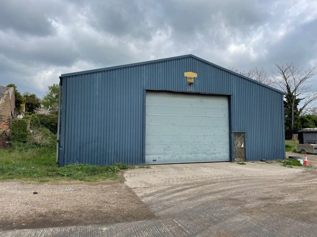 Warehouse to Let in Tilbury/Grays, Essex Howie, Kent and Co